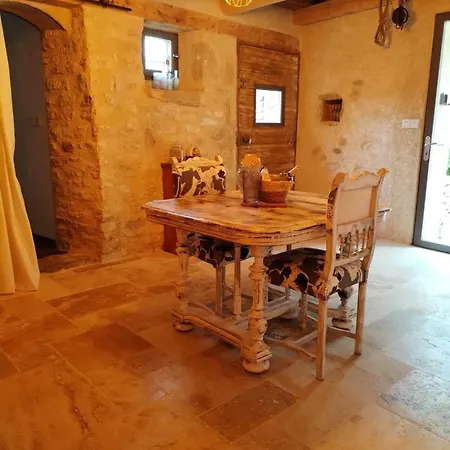 Ferienwohnung La Taniere Lagarde-Pareol Exterior foto